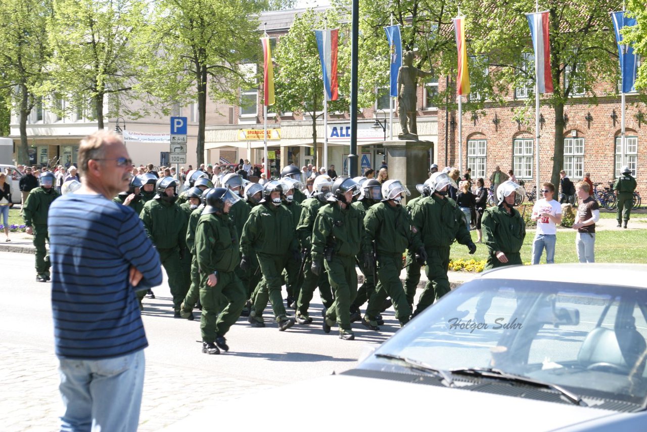 Bild 37 - NPD in Bramstedt am 1.5.07